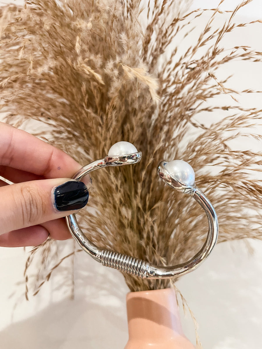 SILVER METAL PEAR BRACELET