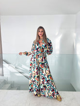 Cargar imagen en el visor de la galería, BIG COLLAR TOP AND PANT SET
