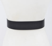 Cargar imagen en el visor de la galería, HAMMERED HEART SHAPE BUCKLE BELT *PLUS SIZE*
