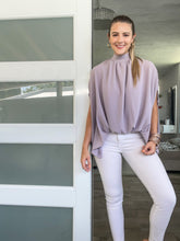 Cargar imagen en el visor de la galería, SOLID MOCK NECK CAFTAN BLOUSE
