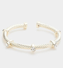 Cargar imagen en el visor de la galería, RHINESTONES TWISTED CUFF BRACELET
