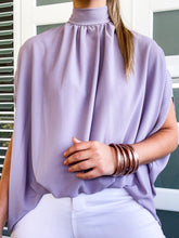 Cargar imagen en el visor de la galería, SOLID MOCK NECK CAFTAN BLOUSE
