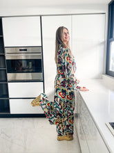 Cargar imagen en el visor de la galería, BIG COLLAR TOP AND PANT SET
