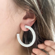 METAL TWISTED OPEN HOOPS