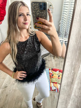 Cargar imagen en el visor de la galería, SEQUIN FEATHER TOP
