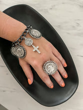 Cargar imagen en el visor de la galería, BLACK SILVER COIN BRACELET
