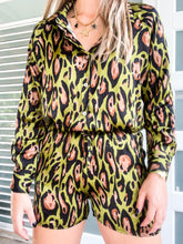 Load image into Gallery viewer, LEOPARD SATIN SHORT SET

