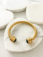 Cargar imagen en el visor de la galería, GOLD CABLE BANGLE
