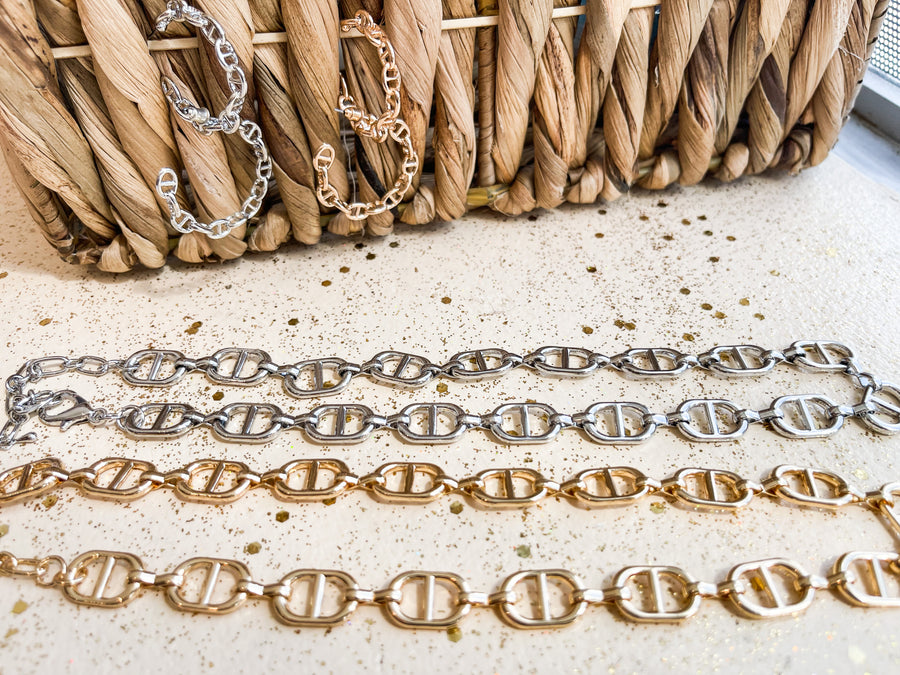 D CHAIN LINK STYLE NECKLACE