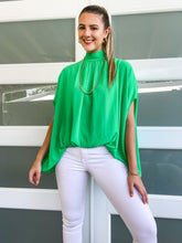 Cargar imagen en el visor de la galería, SOLID MOCK NECK CAFTAN BLOUSE
