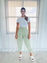 Load image into Gallery viewer, PLEATED PANTS
