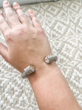 Load image into Gallery viewer, SILVER CABLE CLEAR BANGLE
