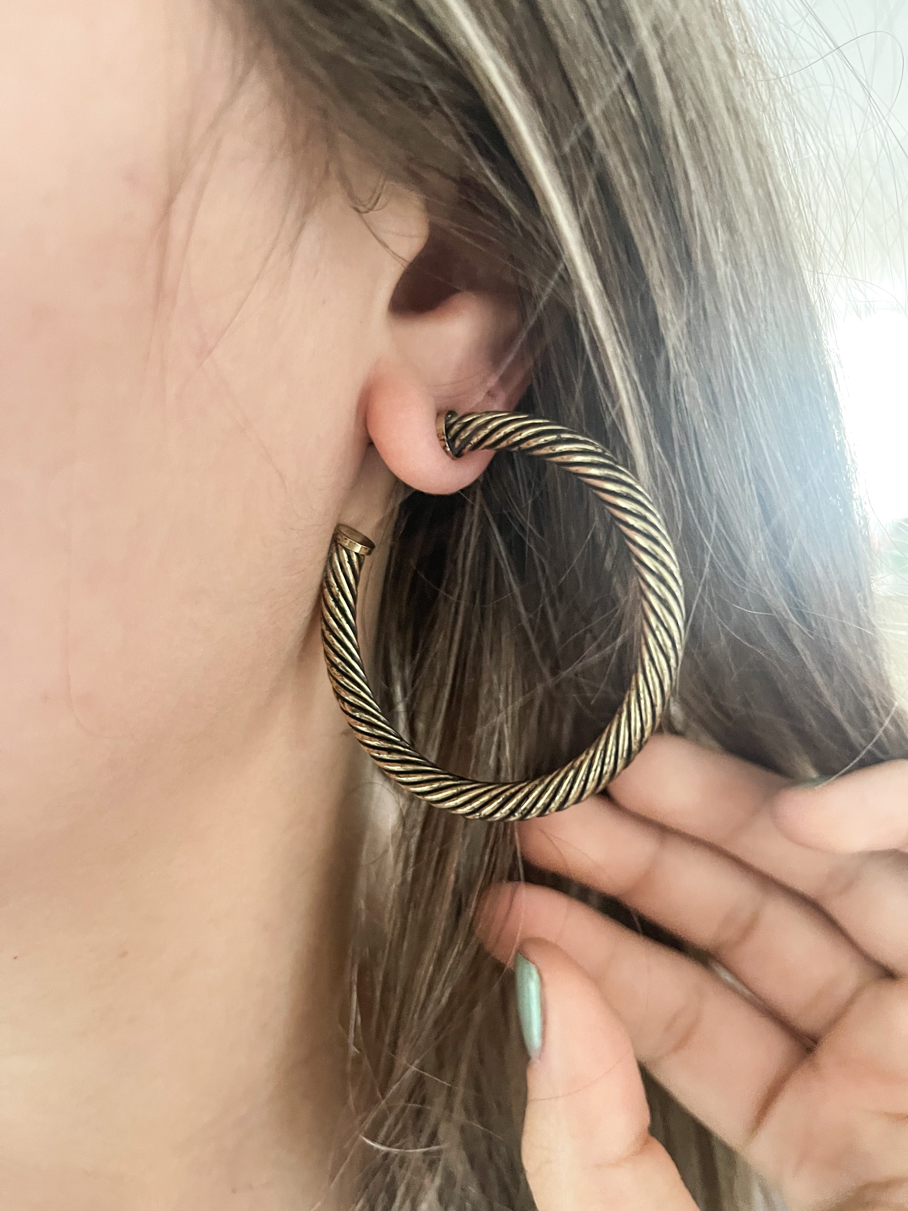 TWISTED HOOPS